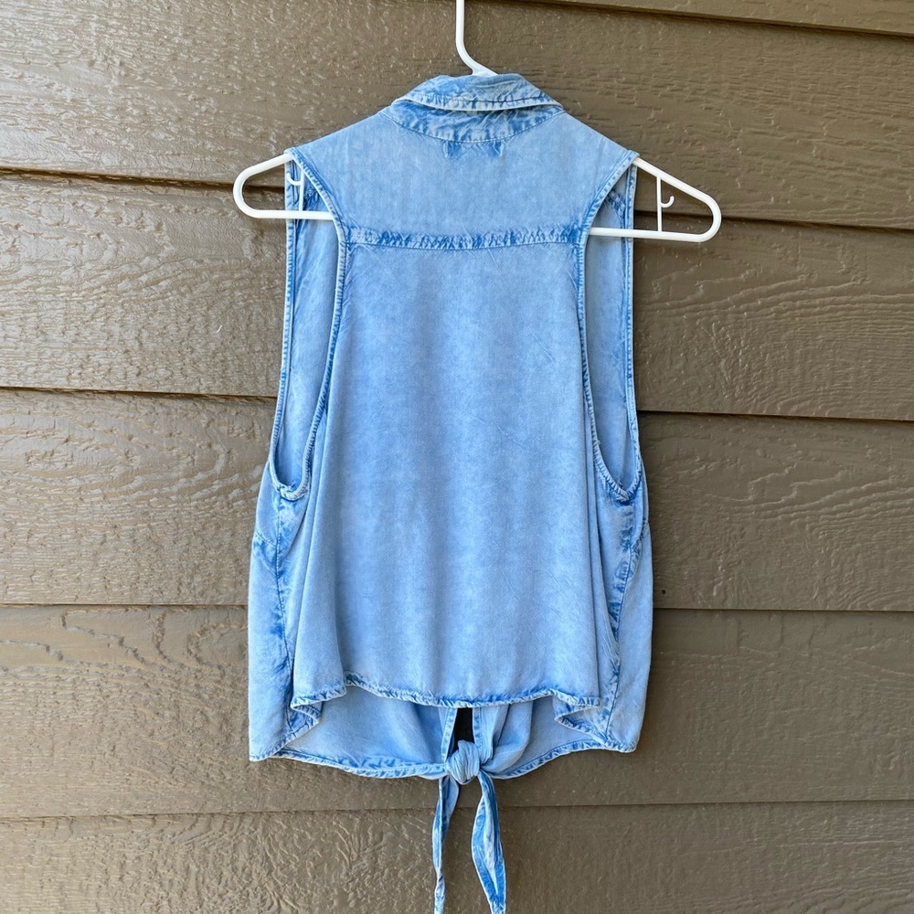 Tramp Button Front Dawn Tie-Front Sleeveless Wome… - image 2